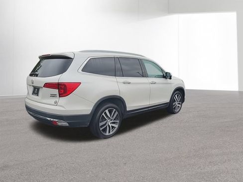 Used 2018 Honda Pilot Touring image 10