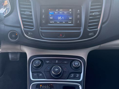 Used 2016 Chrysler 200 Limited image 19