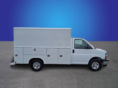 New 2026 Chevrolet Express 3500 w/ Power Convenience Package RWD image 3