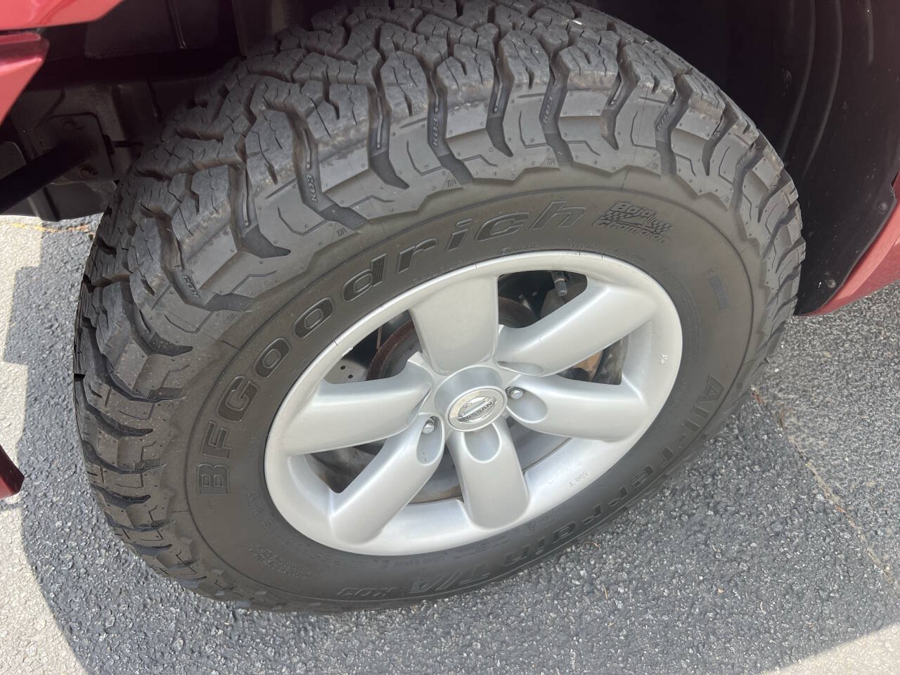 Used 2013 Nissan Titan SV w/ SV Value Truck Pkg AWD/4WD image 4