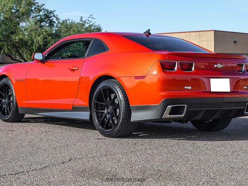 Used 2010 Chevrolet Camaro SS RWD image 6
