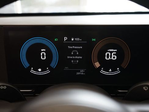 Used 2024 Hyundai Kona SEL image 31