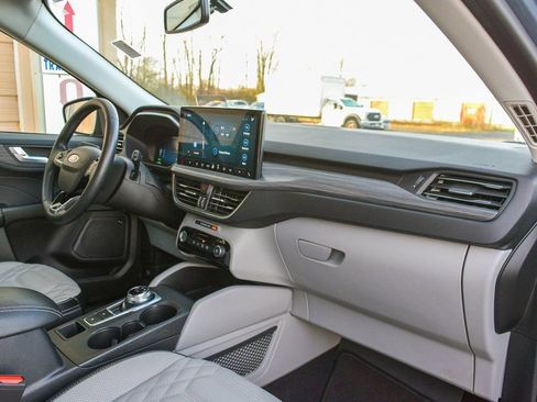 Used 2023 Ford Escape SE w/ PHEV Premium Package image 33