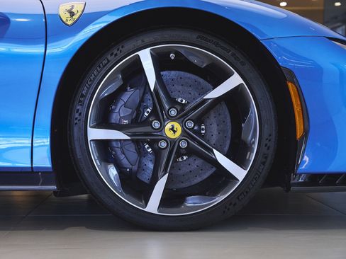 Used 2023 Ferrari SF90 Spider image 55