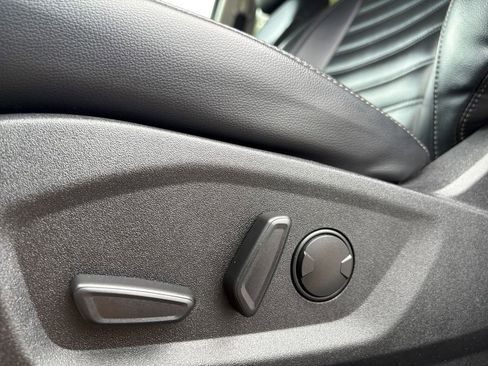 Used 2023 Ford Edge SEL image 12