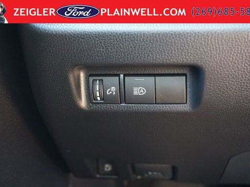 Used 2021 Toyota RAV4 LE AWD/4WD image 26