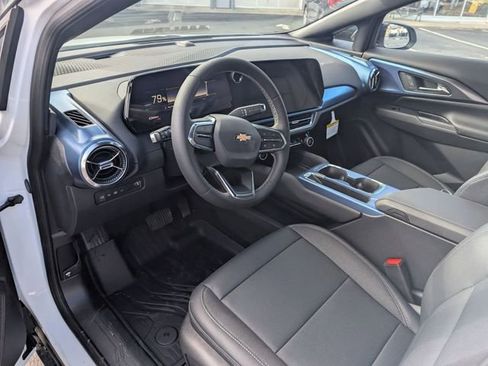 New 2026 Chevrolet Equinox EV LT image 13