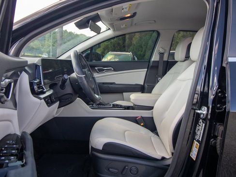 Used 2025 Kia Sportage EX FWD image 7