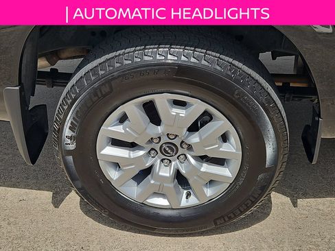 Used 2024 Nissan Frontier SV w/ SV Convenience Package RWD image 9