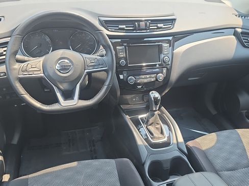 Used 2021 Nissan Rogue Sport SV AWD/4WD image 18