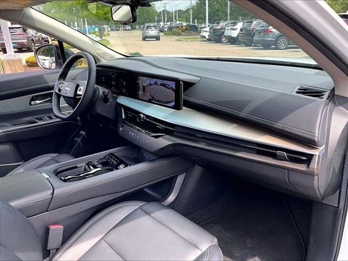 Used 2025 Nissan Murano SL AWD/4WD image 14