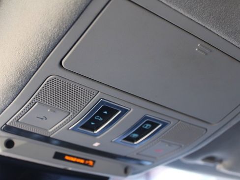 Used 2020 Jaguar F-PACE Premium image 22