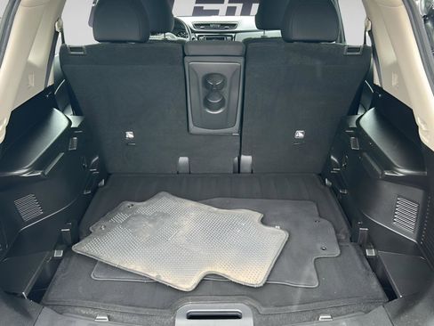 Used 2019 Nissan Rogue S AWD/4WD image 24
