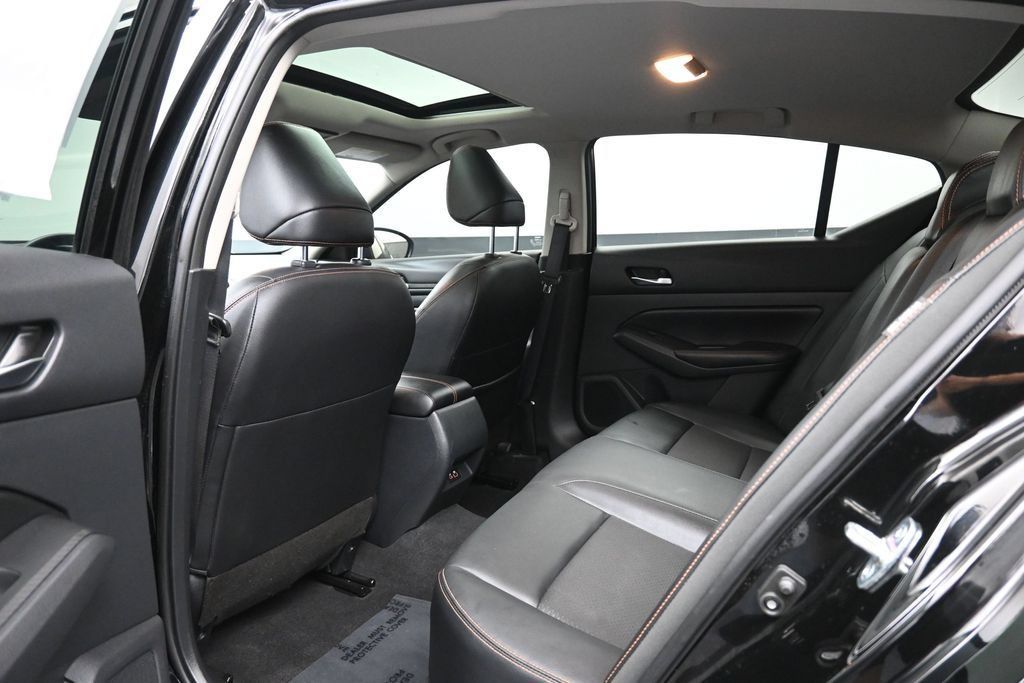 Used 2022 Nissan Altima 2.5 SR w/ Midnight Edition Package AWD/4WD image 24