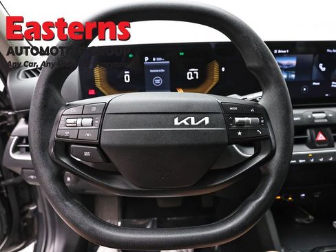 Used 2025 Kia K4 FWD image 10