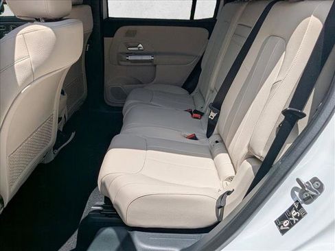 Used 2025 Mercedes-Benz GLB 250 image 14