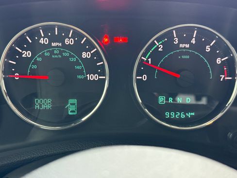 Used 2018 Jeep Wrangler Unlimited Sahara AWD/4WD image 22