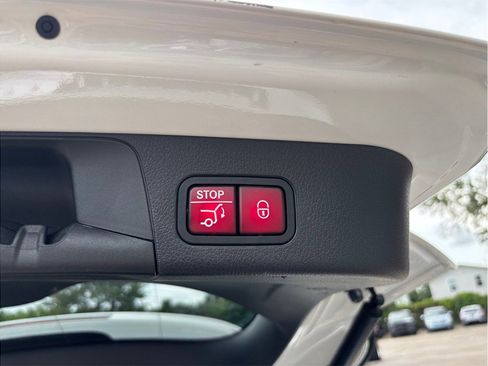 Used 2022 Mercedes-Benz GLB 250 image 48