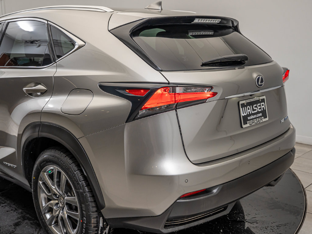 Used 2015 Lexus NX 300h AWD w/ Luxury Package image 18