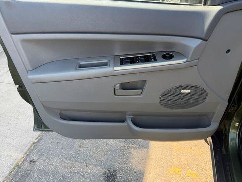 Used 2007 Jeep Grand Cherokee Laredo AWD/4WD image 12