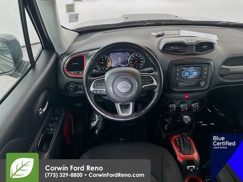 Used 2017 Jeep Renegade Trailhawk image 25