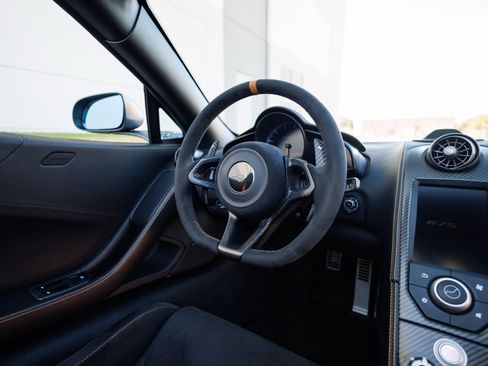 Used 2016 McLaren 675LT Spider image 52