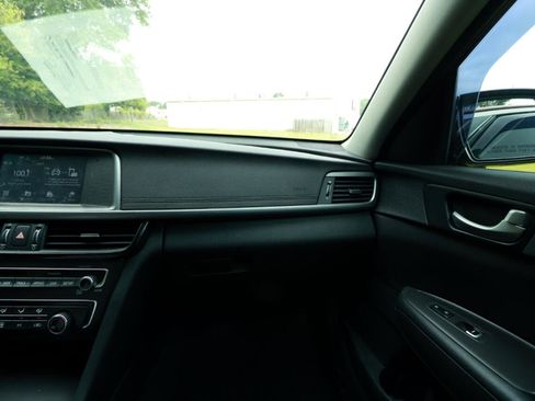 Used 2018 Kia Optima S image 16