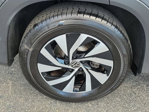 Used 2026 Volkswagen Tiguan S FWD image 5