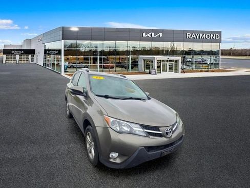 Used 2015 Toyota RAV4 XLE AWD/4WD image 9