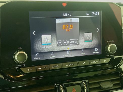 Used 2025 Nissan Pathfinder SV image 21