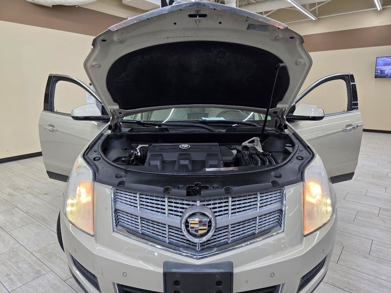 Used 2011 Cadillac SRX Luxury FWD image 43