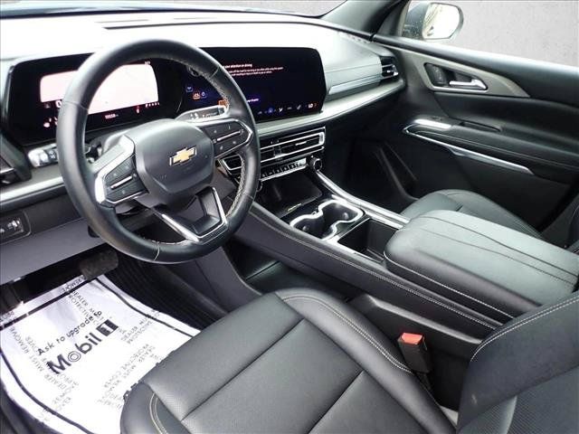 Used 2025 Chevrolet Traverse LT w/ Driver Confidence Package AWD/4WD image 11