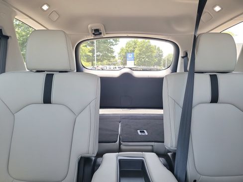 Certified 2026 Honda Pilot Touring image 24