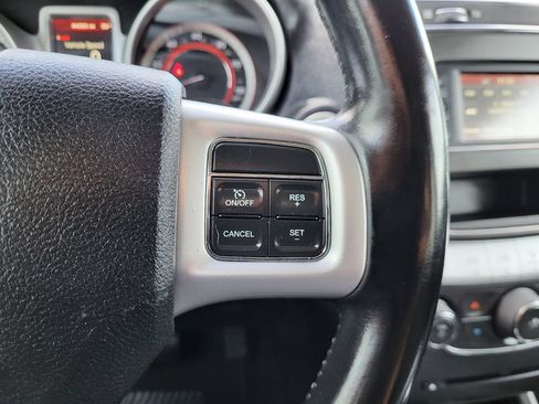 Used 2020 Dodge Journey SE w/ SE Popular Equipment Group FWD image 32
