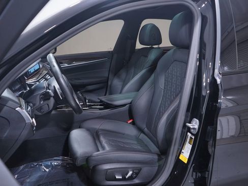 Used 2023 BMW 540i w/ M Sport Package image 7