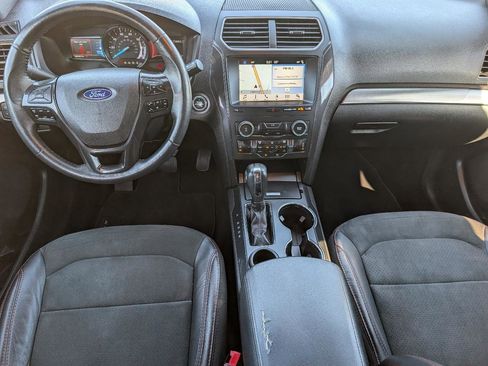 Used 2019 Ford Explorer XLT w/ Equipment Group 202A FWD image 7