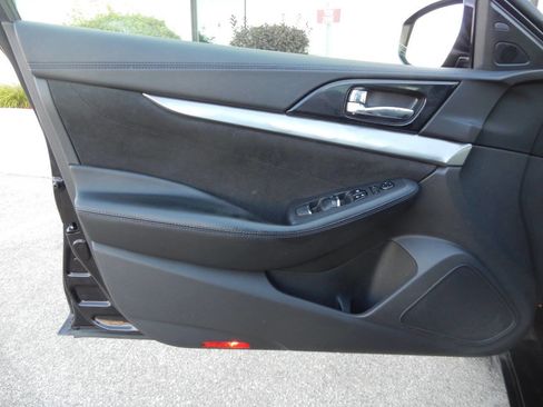 Used 2016 Nissan Maxima SR image 26