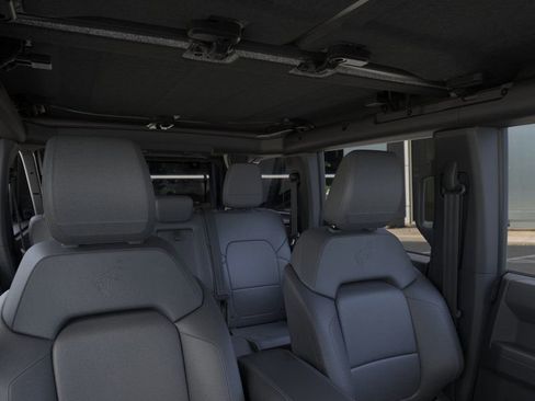 New 2025 Ford Bronco Badlands image 12