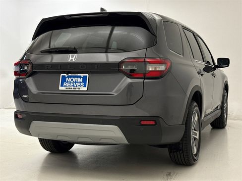 New 2025 Honda Pilot EX-L image 9