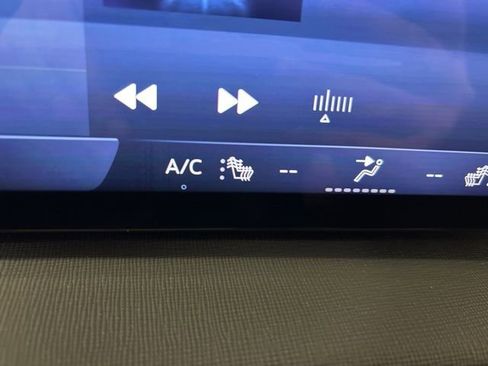 Used 2025 Buick Enclave Preferred image 24