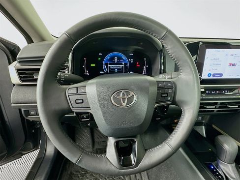 Certified 2025 Toyota Camry LE w/ Convenience Package image 11