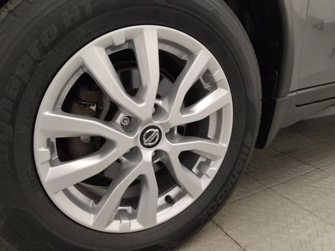 Used 2019 Nissan Rogue S w/ Special Edition Package FWD image 31