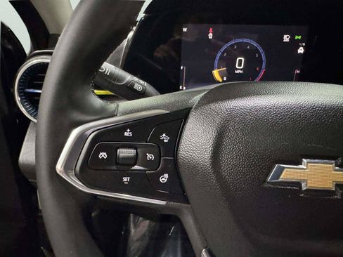 Used 2025 Chevrolet Trax LT w/ Sunroof Package FWD image 45