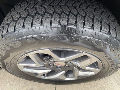 Used 2024 GMC Sierra 1500 SLE AWD/4WD image 36