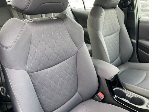 Used 2021 Toyota Corolla LE image 31