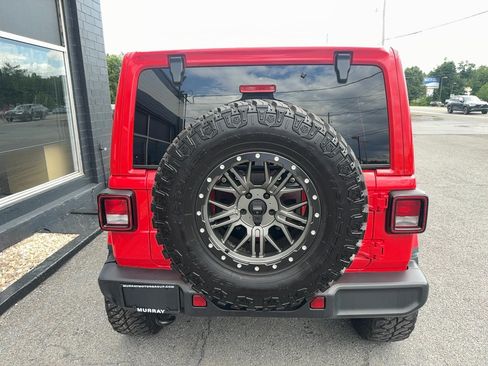 Used 2020 Jeep Wrangler Unlimited Sahara w/ Uconnect 4C Nav & Sound Group AWD/4WD image 9
