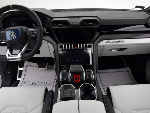 Used 2021 Lamborghini Urus image 19