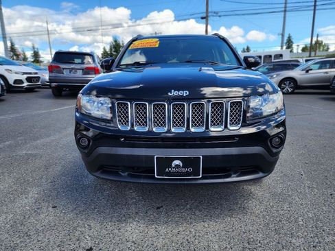 Used 2015 Jeep Compass Latitude FWD image 3