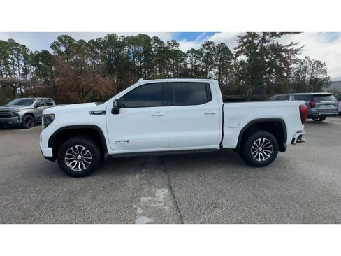 Certified 2022 GMC Sierra 1500 AT4 w/ AT4 Premium Package image 5