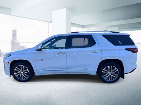 Used 2023 Chevrolet Traverse High Country AWD/4WD image 2